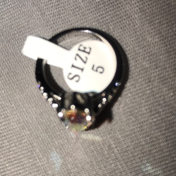 cute ring - Picture 5 of 7